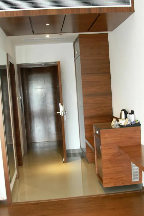 Hotel Ceasar Palace Kottayam